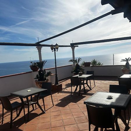 Hotel Punto Azzurro Форио Экстерьер фото
