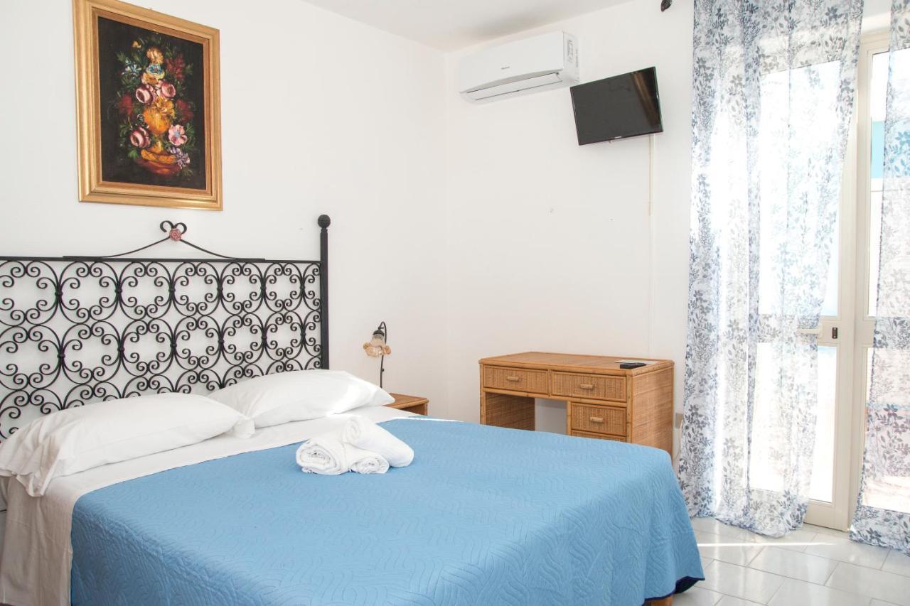 Hotel Punto Azzurro Форио Экстерьер фото